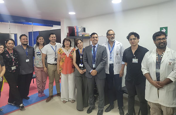 Directora Regional Lilian Rojas en la inauguración de la sala de neurorehabilitación